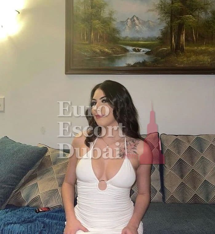 Paige, 30, escort in Abu Dhabi — American, 157 cm (photo 2 of 4)