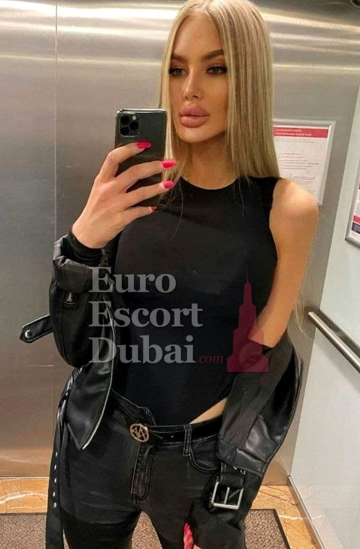 Inna, 28, escort in Dubai — blonde hair, Russian (photo 1 of 8)