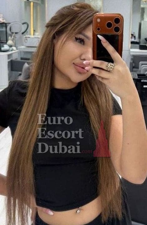 Nilufar, 22, escort in Dubai — Kazakh, 160 cm (photo 2 of 13)