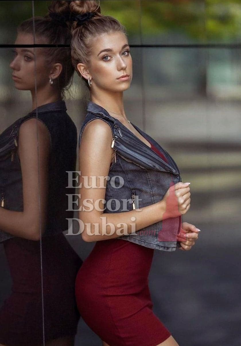 Rhiannon, 22, escort in Dubai — French, 171 cm (photo 2 of 6)