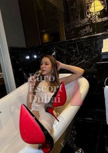 Na, 24, escort in Dubai — brown hair, Korean (photo 4 of 11)