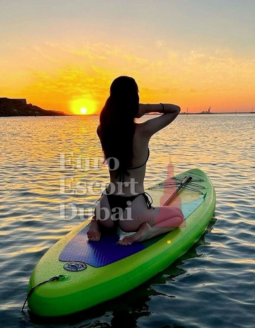 Severine, 28, escort in Sharjah — French, 169 cm (photo 5 of 6)