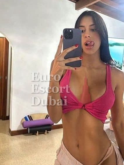 Isabelle, 27, escort in Dubai — German, 172 cm (photo 2 of 5)