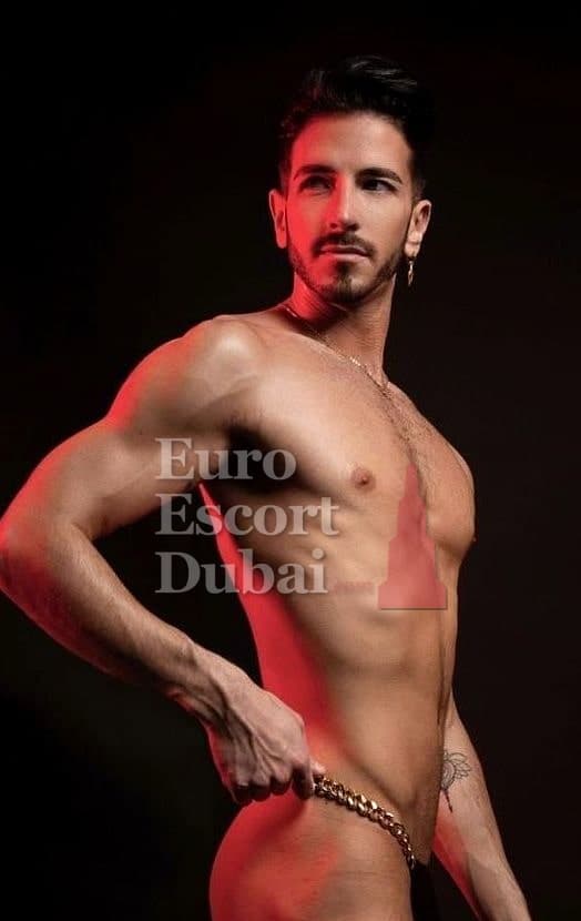 Carter, 26, escort in Dubai — black hair, 173 cm (photo 11 of 11)