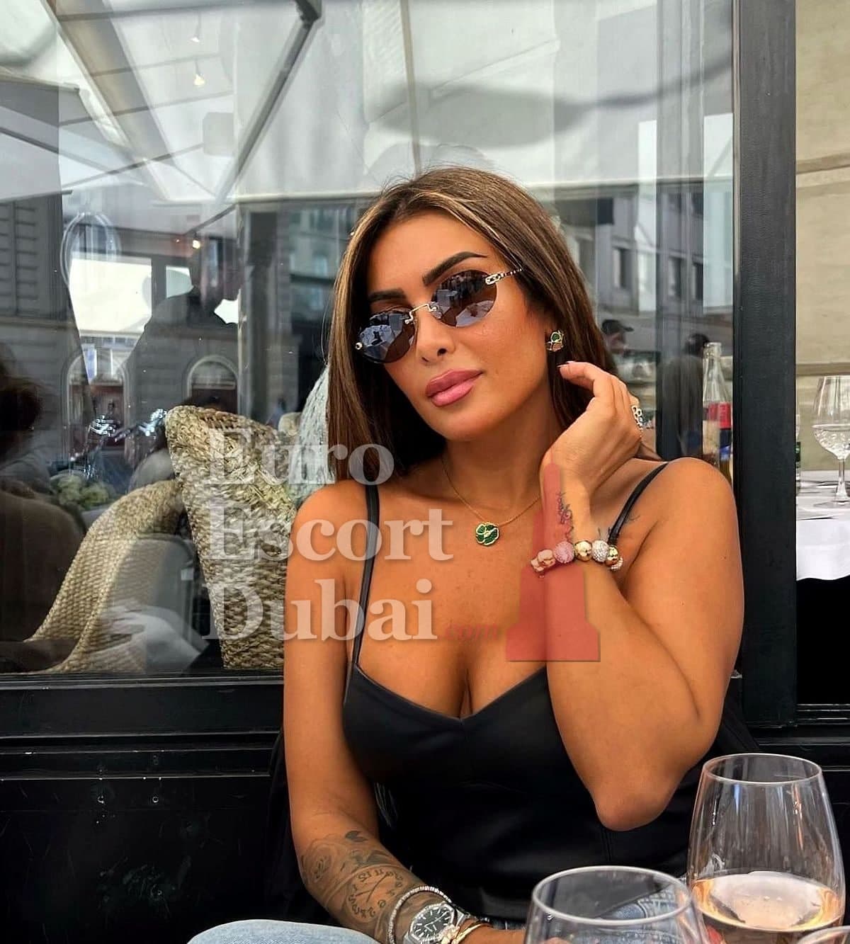 Mariam, 33, escort in Abu Dhabi — 173 cm, brown hair (photo 6 of 10)