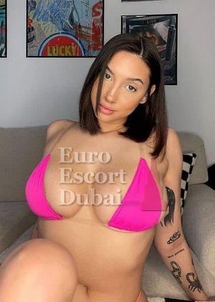 Adriana Sky, 32, escort in Dubai — 155 cm, black hair (photo 2 of 5)