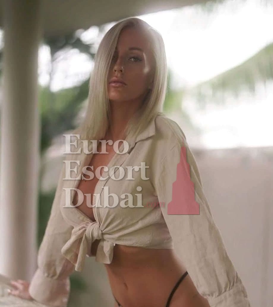 Dakota, 28, escort in Abu Dhabi — blonde hair, 170 cm (photo 3 of 10)