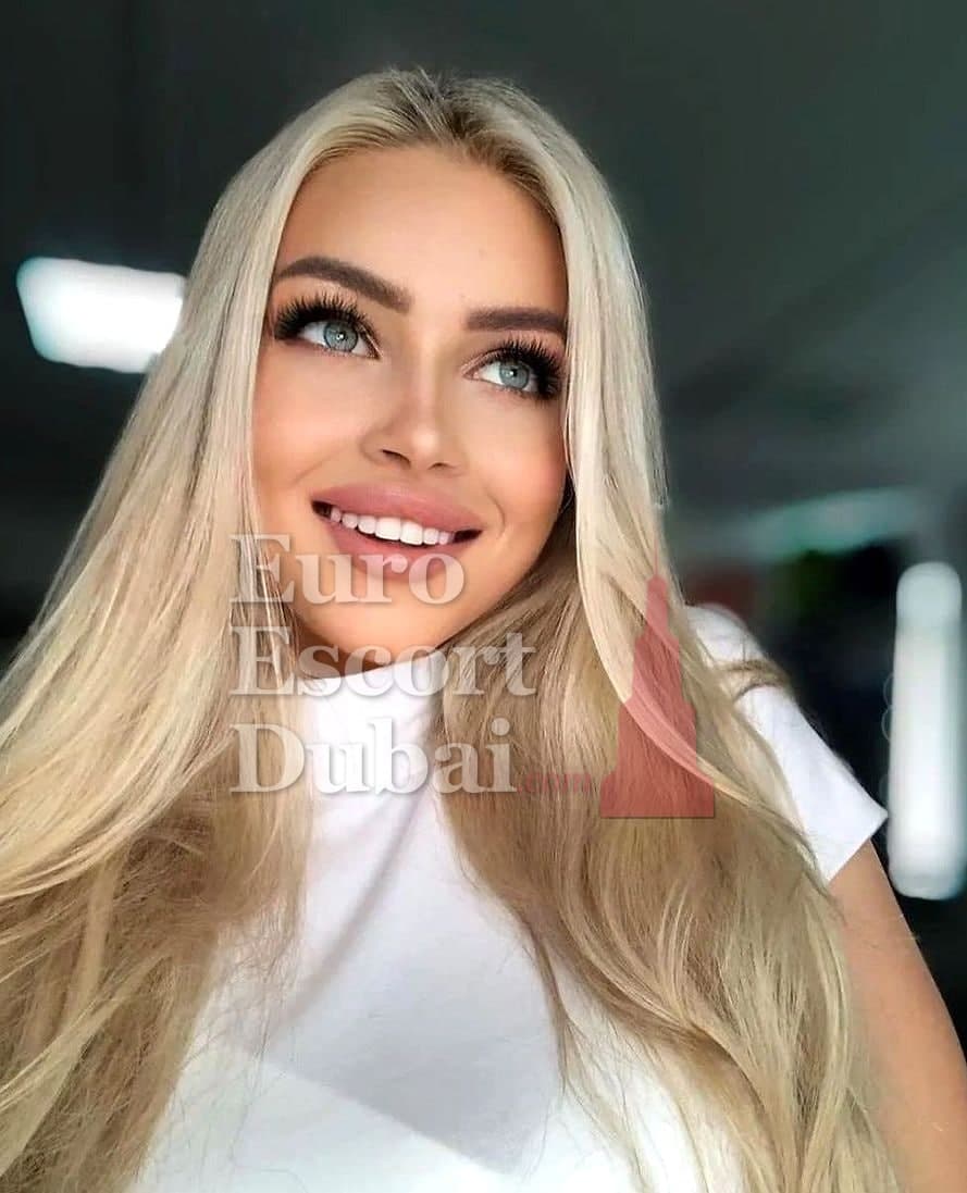 Heloise, 24, escort in Dubai — blonde hair, 170 cm (photo 5 of 8)