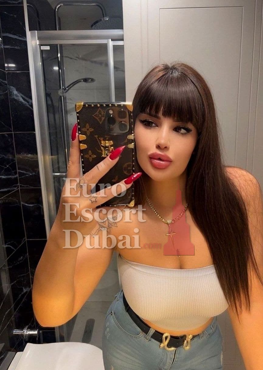 Eda, 24, escort in Fujairah — brown hair, Turkish (photo 4 of 9)