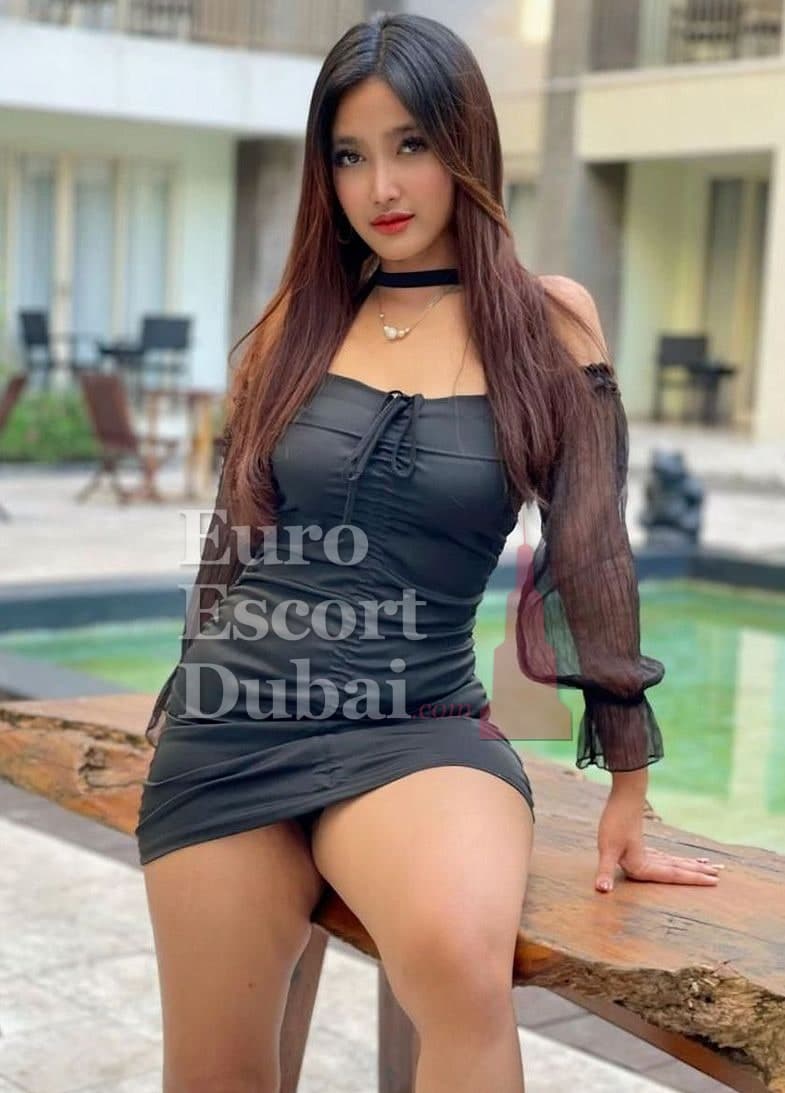 Thao, 20, escort in Dubai — black hair, 167 cm (photo 5 of 7)