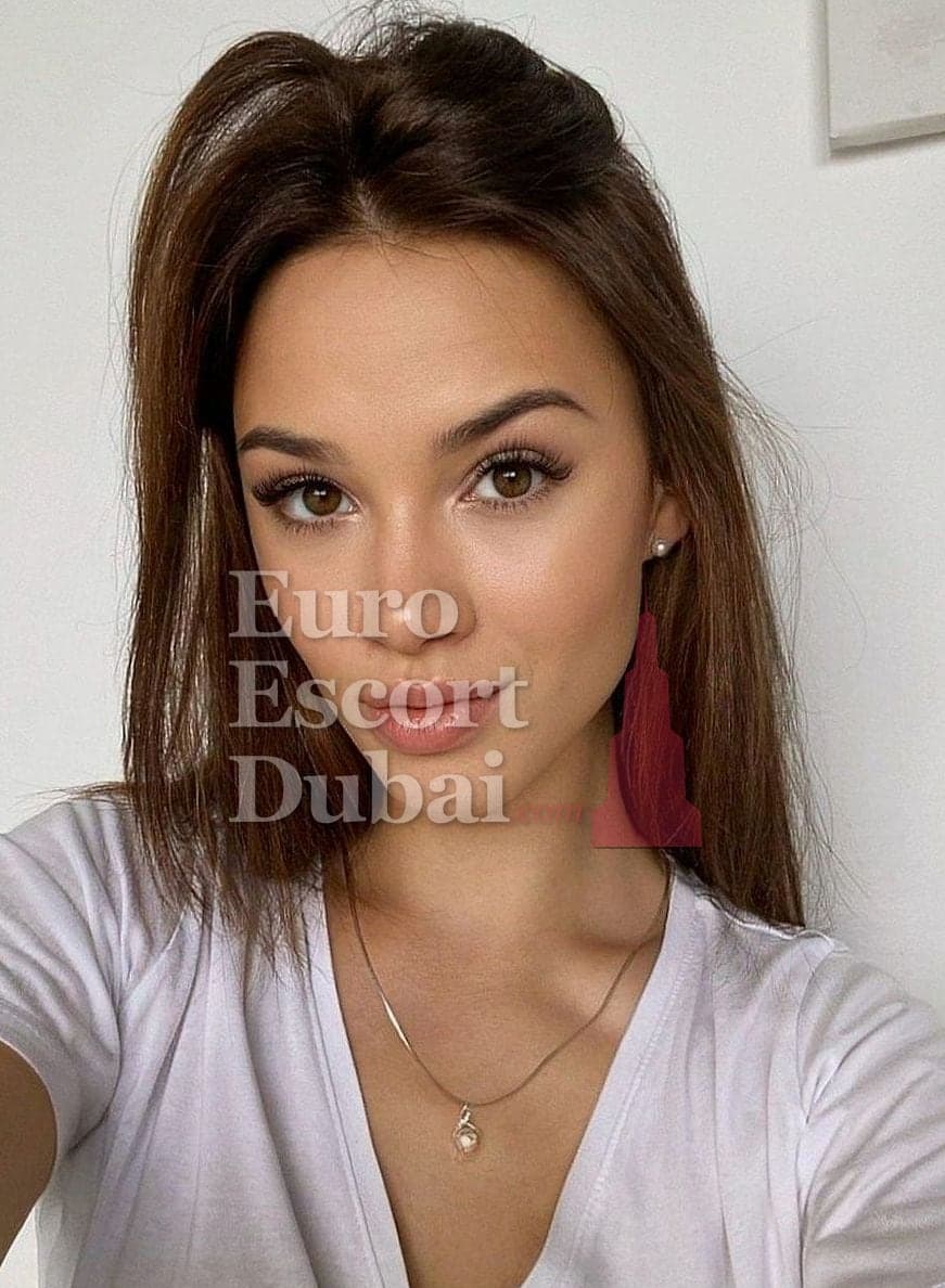 Faina, 23, escort in Dubai — 169 cm, brown hair (photo 3 of 6)