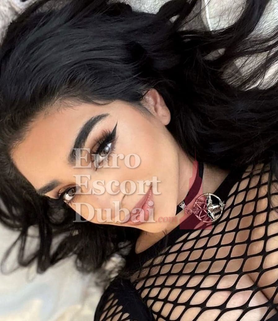 Annika, 25, escort in Dubai — black hair, 171 cm (photo 5 of 5)