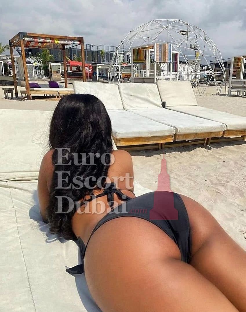 Shamma, 25, escort in Abu Dhabi — Emirati, 170 cm (photo 2 of 4)