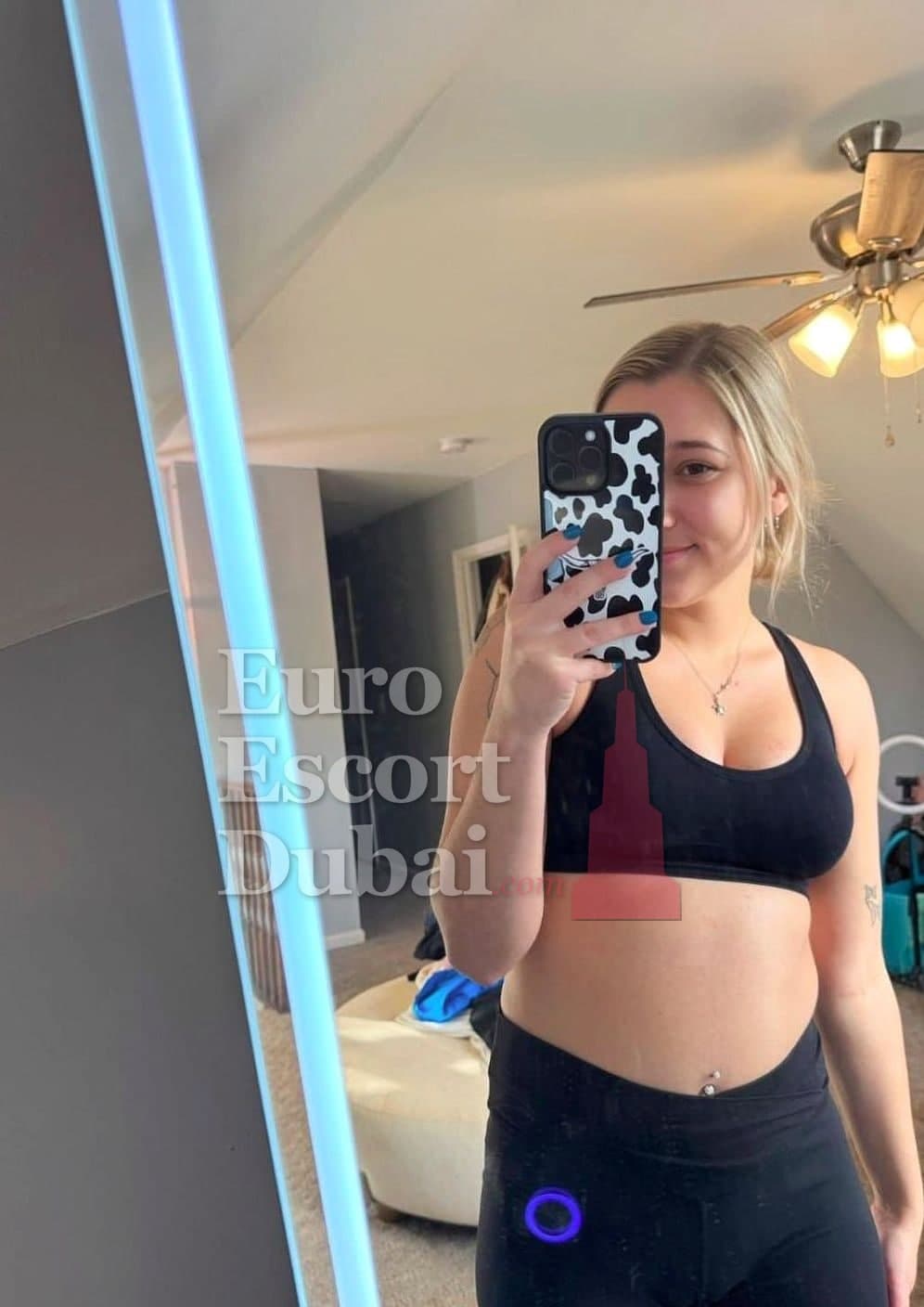 Fiona, 25, escort in Dubai — blonde hair, 172 cm (photo 1 of 5)