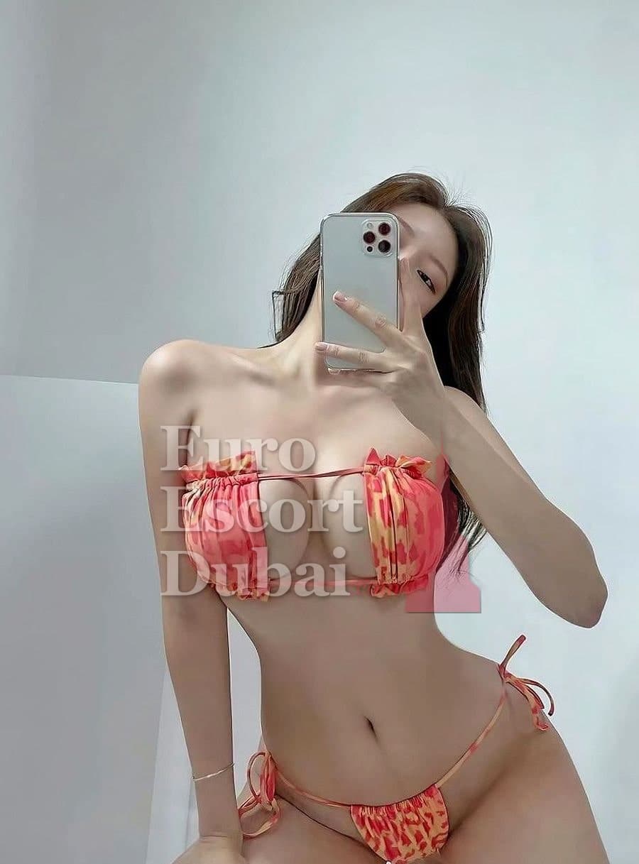 Yumi, 25, escort in Dubai — black hair, Japanese (photo 1 of 8)