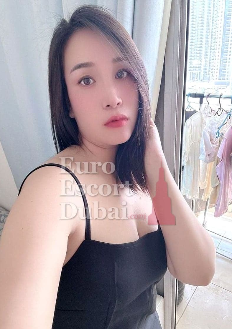 Asma, 25, escort in Sharjah — brown hair, Emirati (photo 4 of 7)