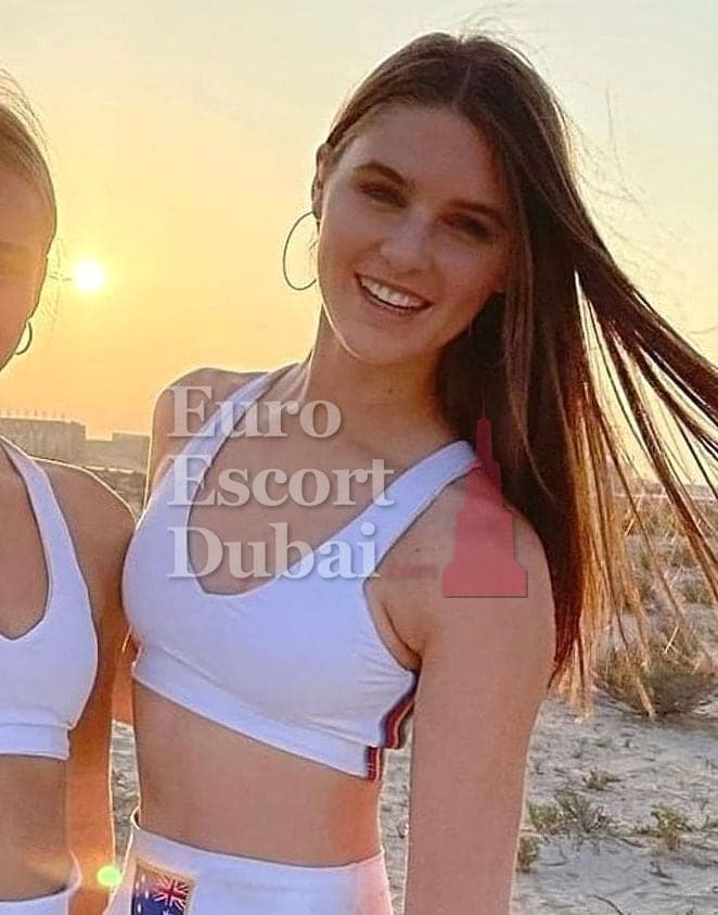 Gabriella, 26, escort in Dubai — black hair, 165 cm (photo 1 of 10)