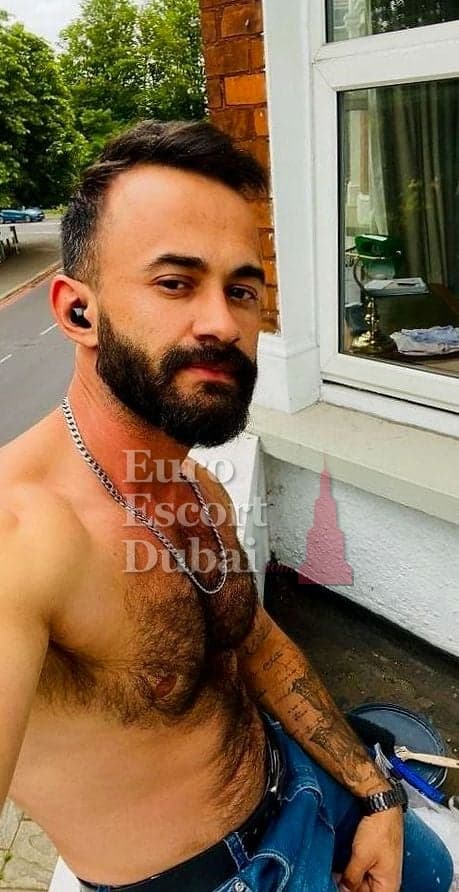 Andres, 34, escort in Abu Dhabi — 178 cm, black hair (photo 2 of 7)