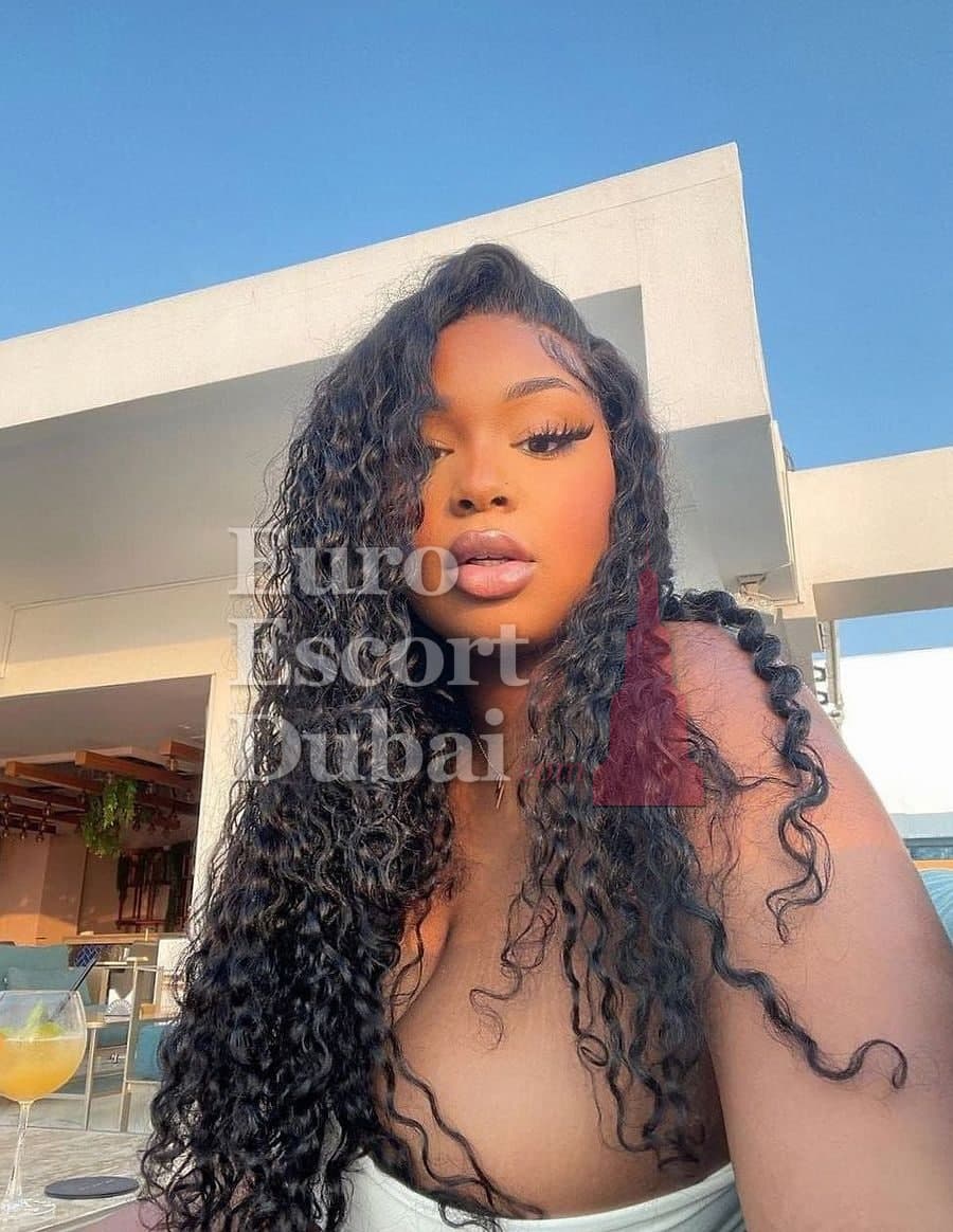 Zawadi, 25, escort in Dubai — 171 cm, black hair (photo 2 of 4)
