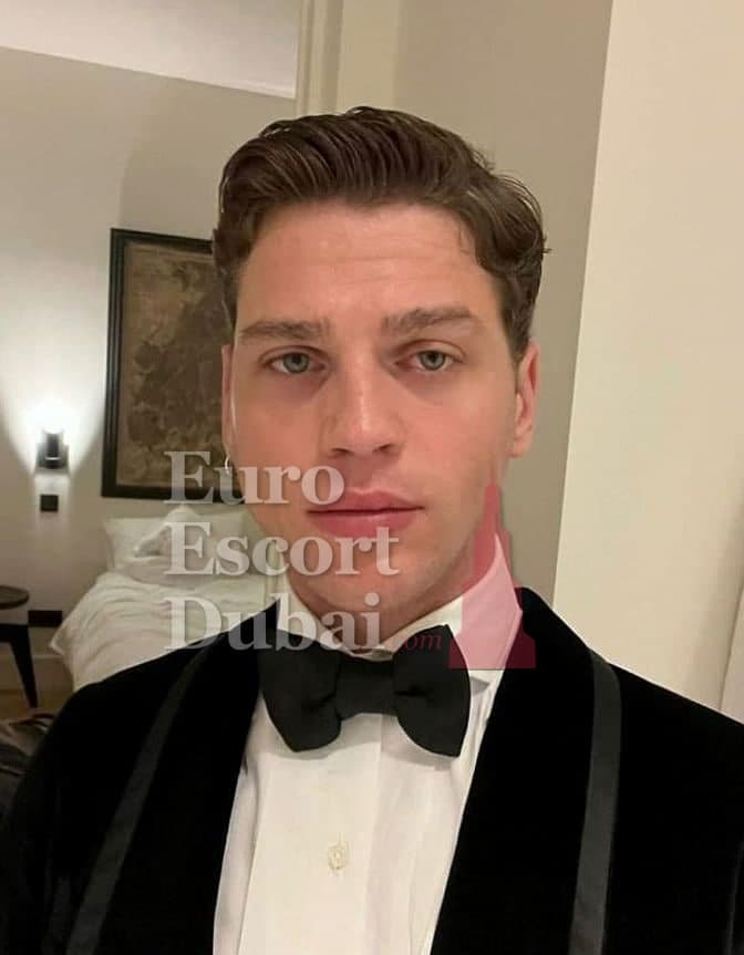Colin, 26, escort in Dubai — brown hair, 185 cm (photo 1 of 6)