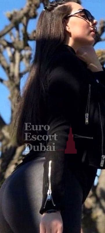 Yesenia, 24, escort in Dubai — black hair, Russian (photo 1 of 13)