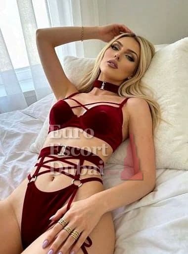 Sonya, 25, escort in Abu Dhabi — blonde hair, Belarusian (photo 1 of 13)