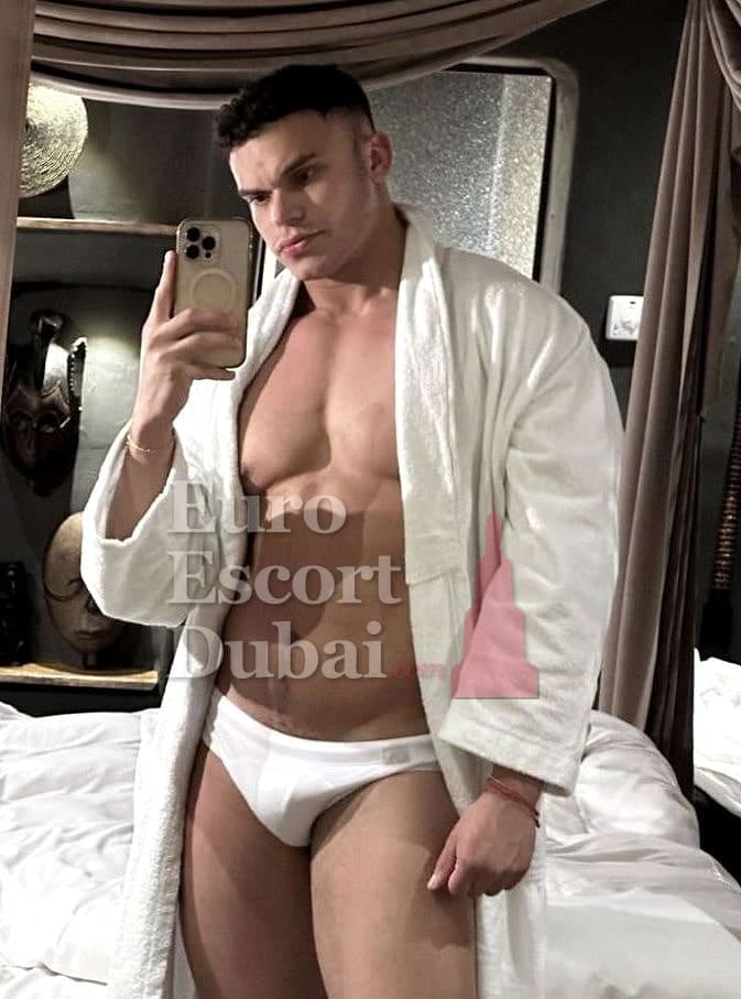 Fares, 27, escort in Dubai — 183 cm, black hair (photo 10 of 13)