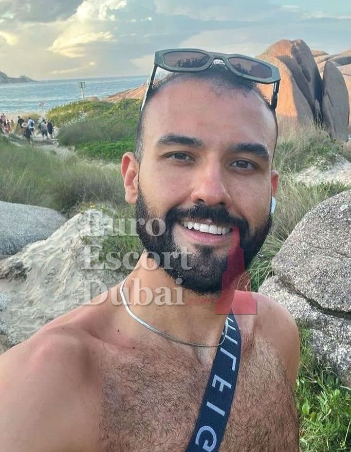 Daniel, 33, escort in Dubai — black hair, 188 cm (photo 1 of 10)