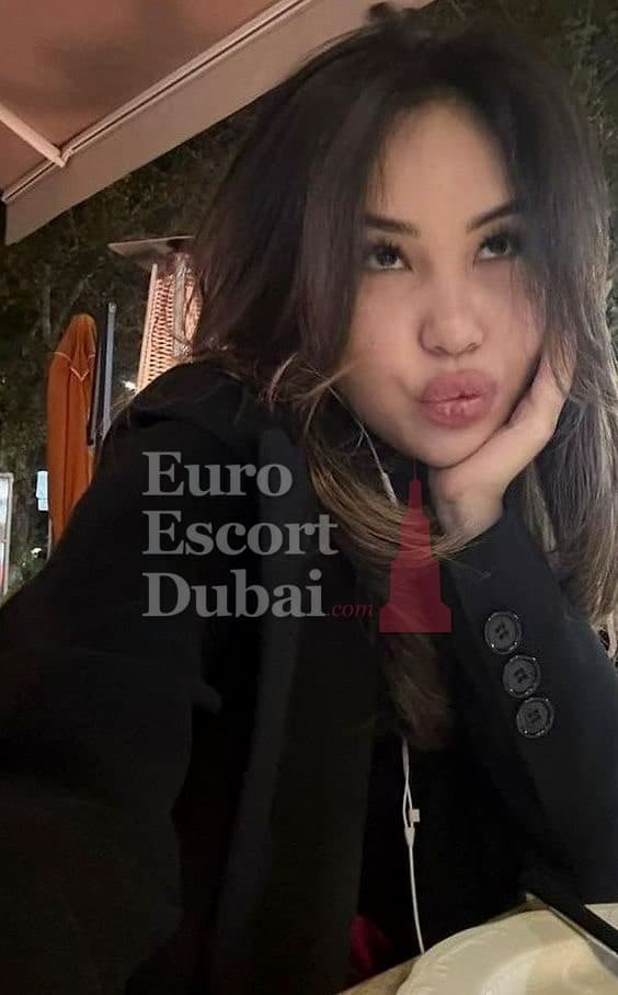 Sevara, 21, escort in Dubai — Tajik, 160 cm (photo 2 of 13)