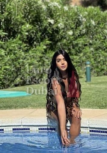 Juliana, 22, escort in Dubai — black hair, Colombian (photo 4 of 4)