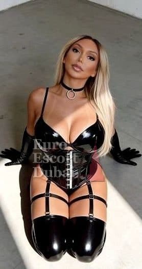 Pilar, 29, escort in Dubai — blonde hair, Brazilian (photo 7 of 13)