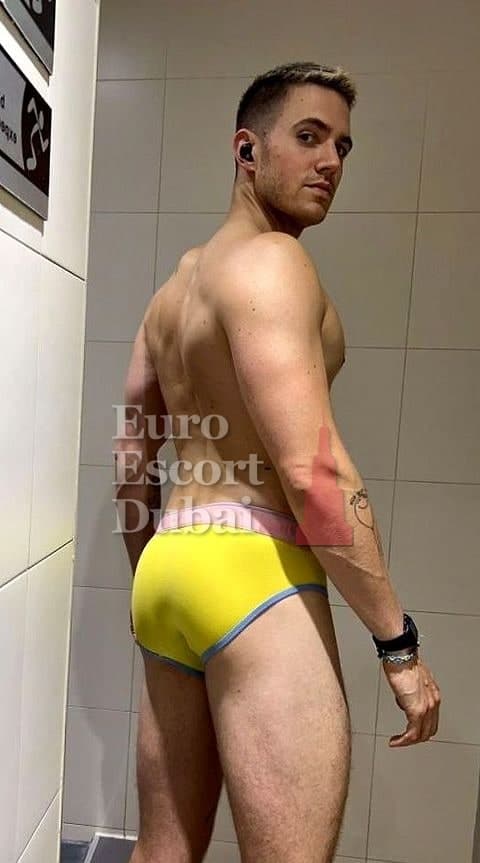 Tyler, 32, escort in Abu Dhabi — blonde hair, 183 cm (photo 5 of 13)