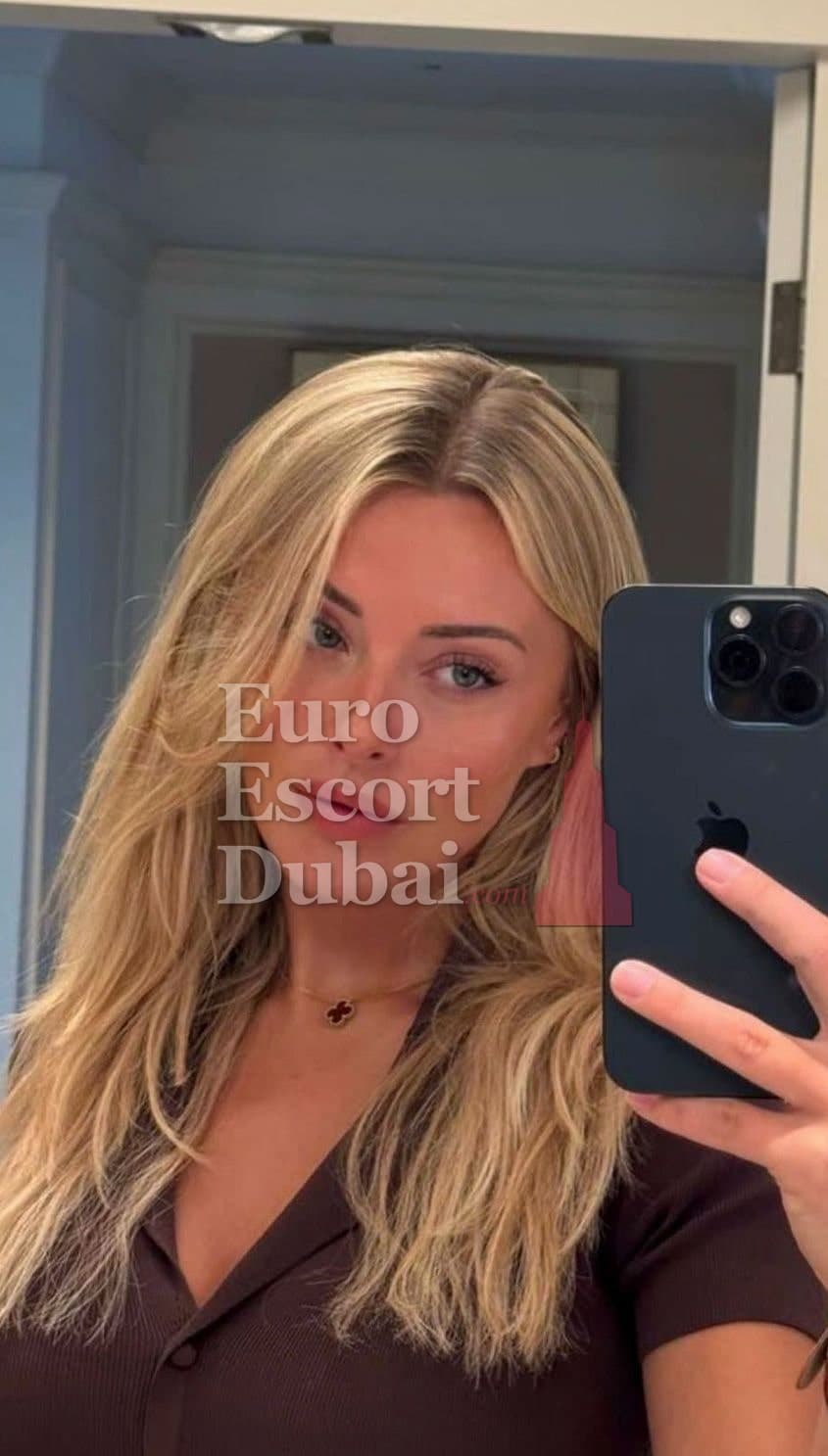 Wendy, 32, escort in Dubai — 168 cm, brown hair (photo 2 of 7)