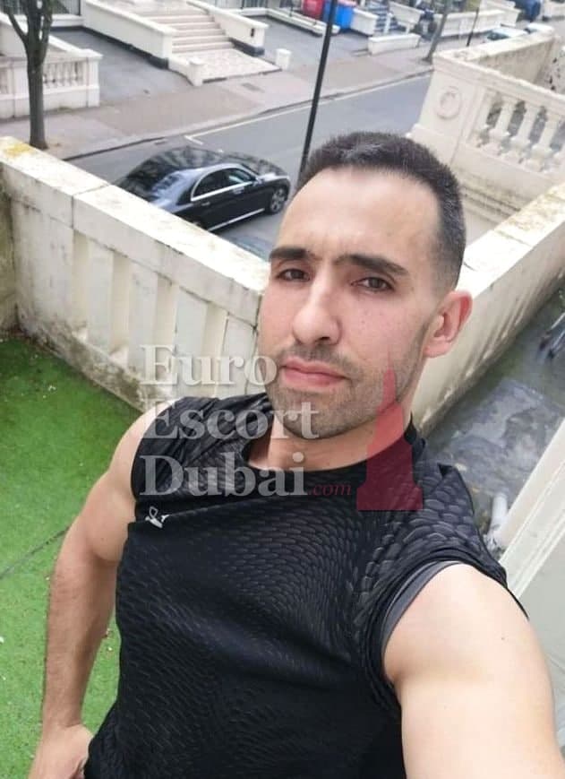 Theo, 36, escort in Dubai — 173 cm, black hair (photo 10 of 13)