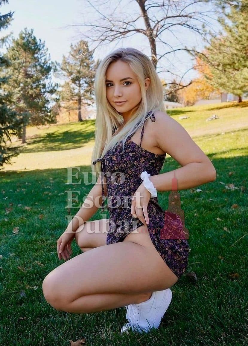 Taisia, 21, escort in Dubai — French, 168 cm (photo 5 of 6)