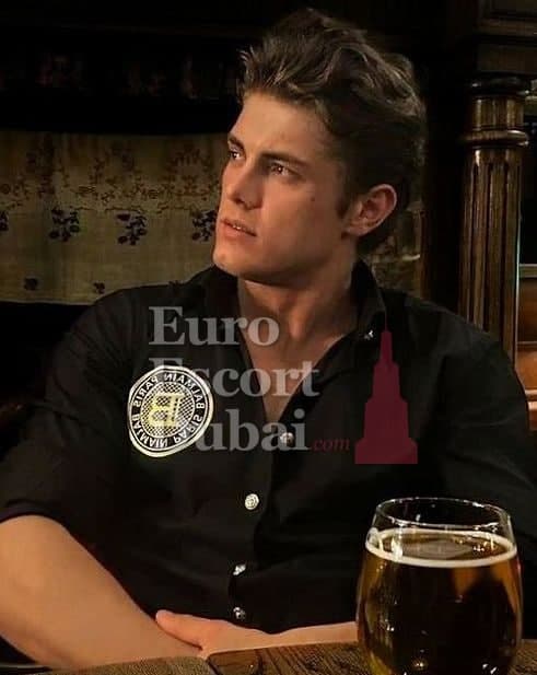 Dmitri, 25, escort in Dubai — Russian, 182 cm (photo 8 of 13)
