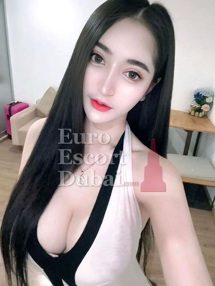 Arlene, 24, escort in Dubai — 163 cm, black hair (photo 6 of 10)