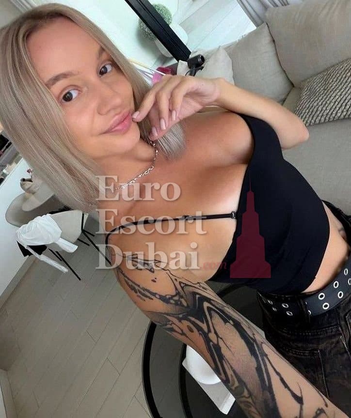 Eleonora, 23, escort in Dubai — 165 cm, blonde hair (photo 3 of 13)