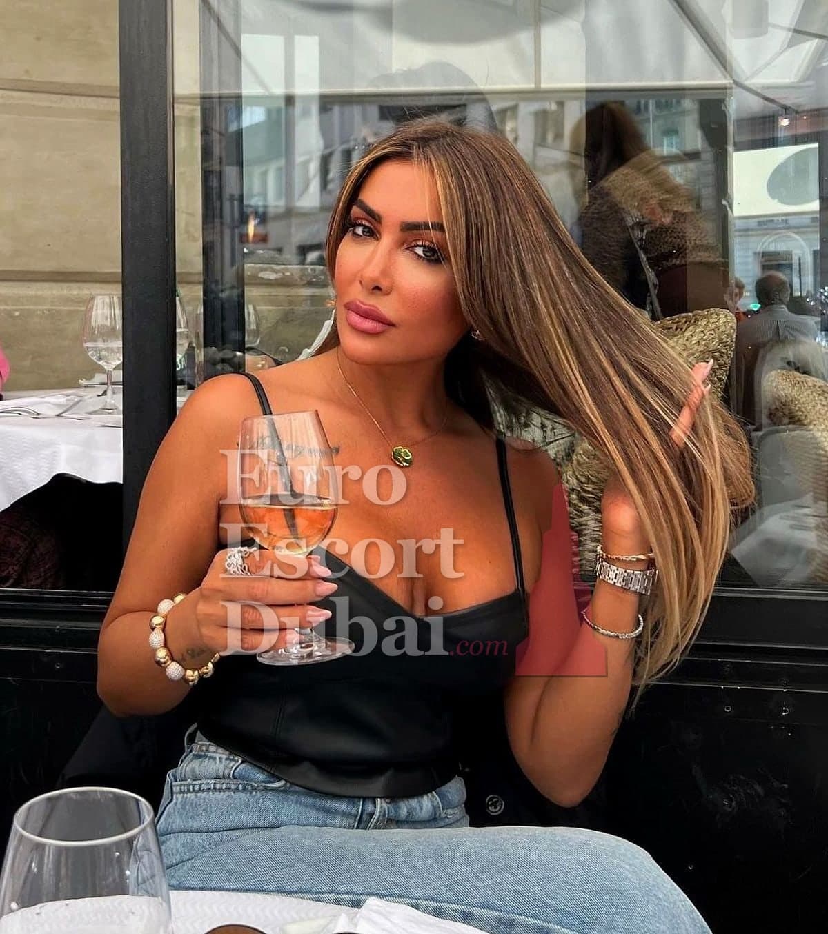 Mariam, 33, escort in Abu Dhabi — brown hair, 173 cm (photo 5 of 10)