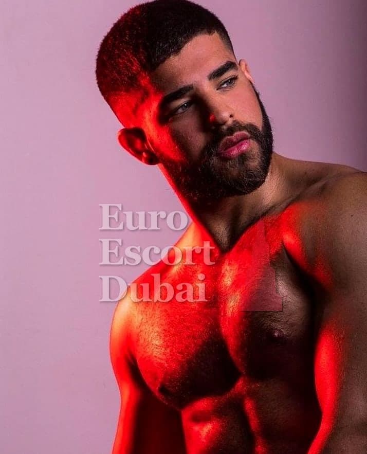 Marwan, 27, escort in Dubai — 173 cm, black hair (photo 8 of 13)