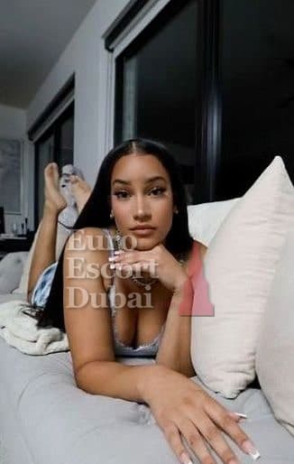 Lucila, 27, escort in Dubai — 167 cm, black hair (photo 3 of 13)