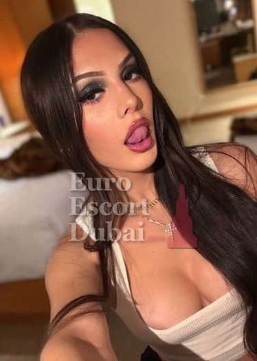 Adriele, 20, escort in Fujairah — Brazilian, 167 cm (photo 5 of 13)