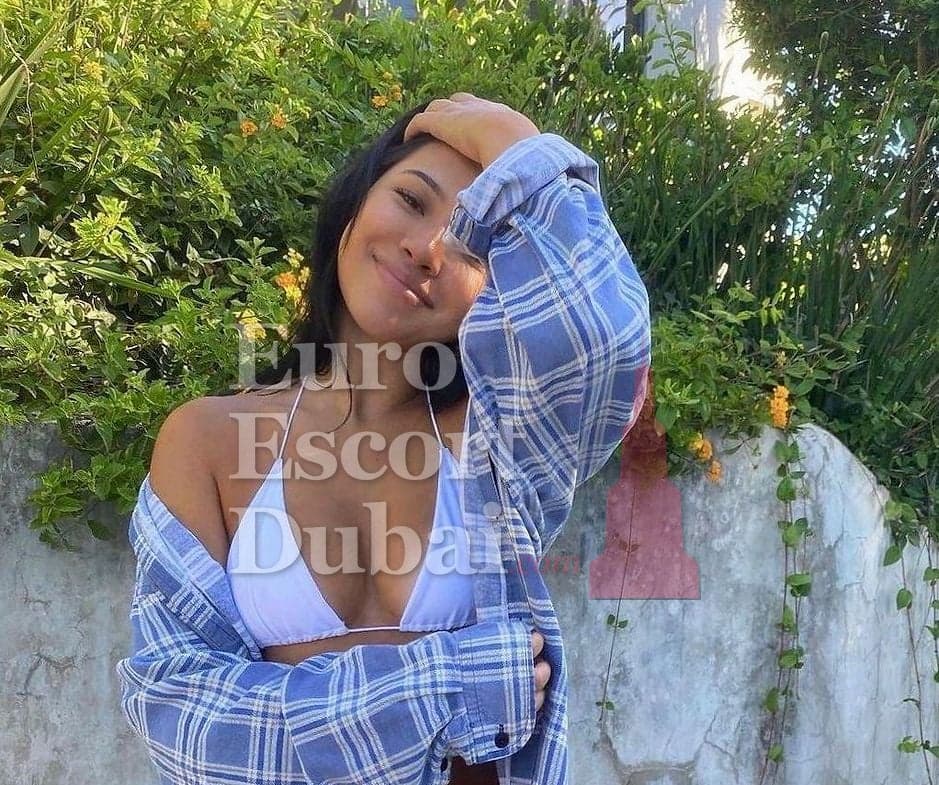 Natalia, 30, escort in Ras Al Khaimah — 167 cm, brown hair (photo 6 of 6)