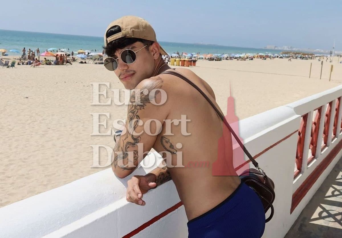 Majid, 24, escort in Dubai — black hair, 173 cm (photo 11 of 13)
