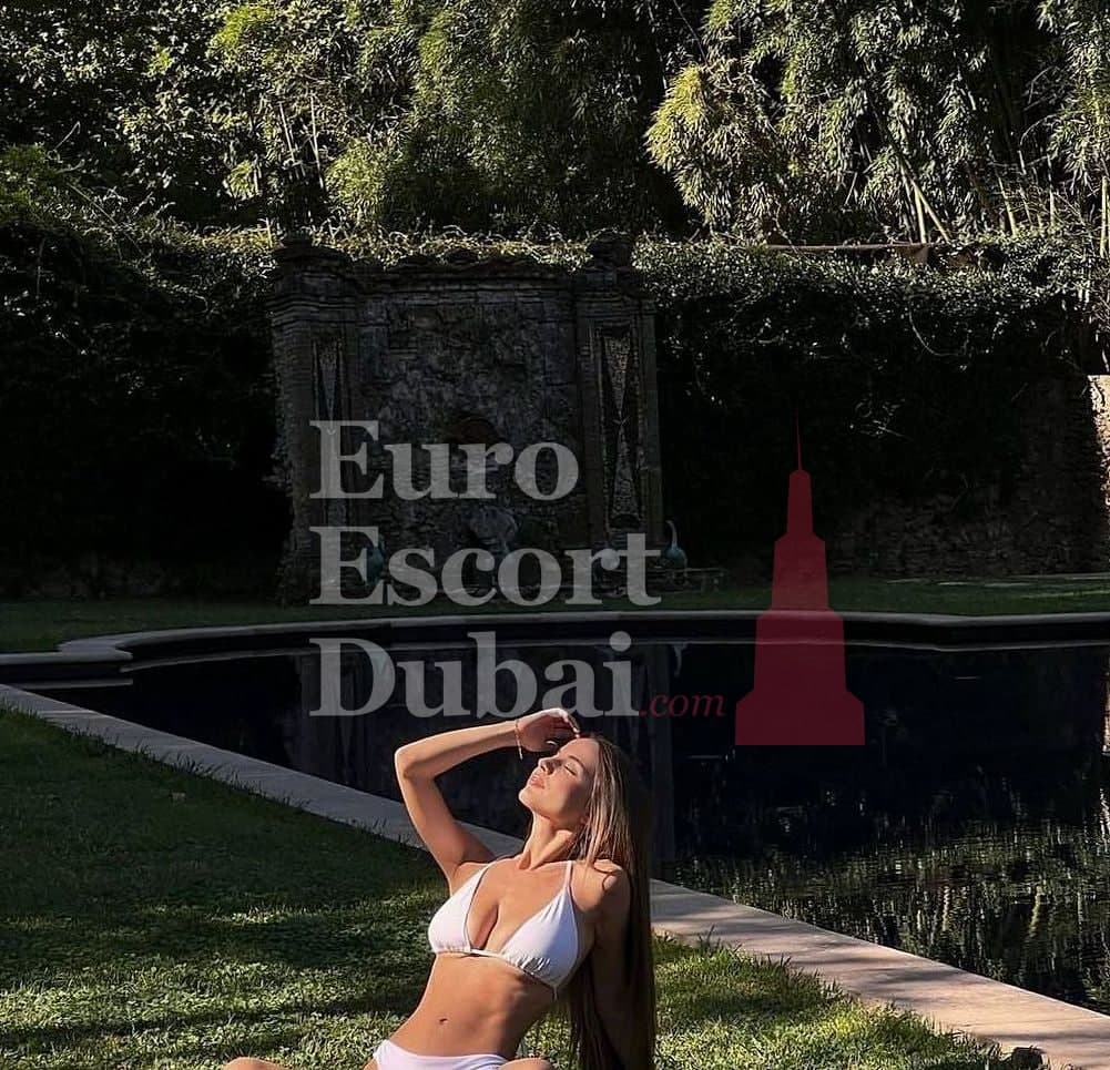 Bonnie, 26, escort in Dubai — 171 cm, brown hair (photo 8 of 8)