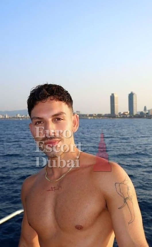 Jorge, 29, escort in Dubai — black hair, 170 cm (photo 1 of 6)