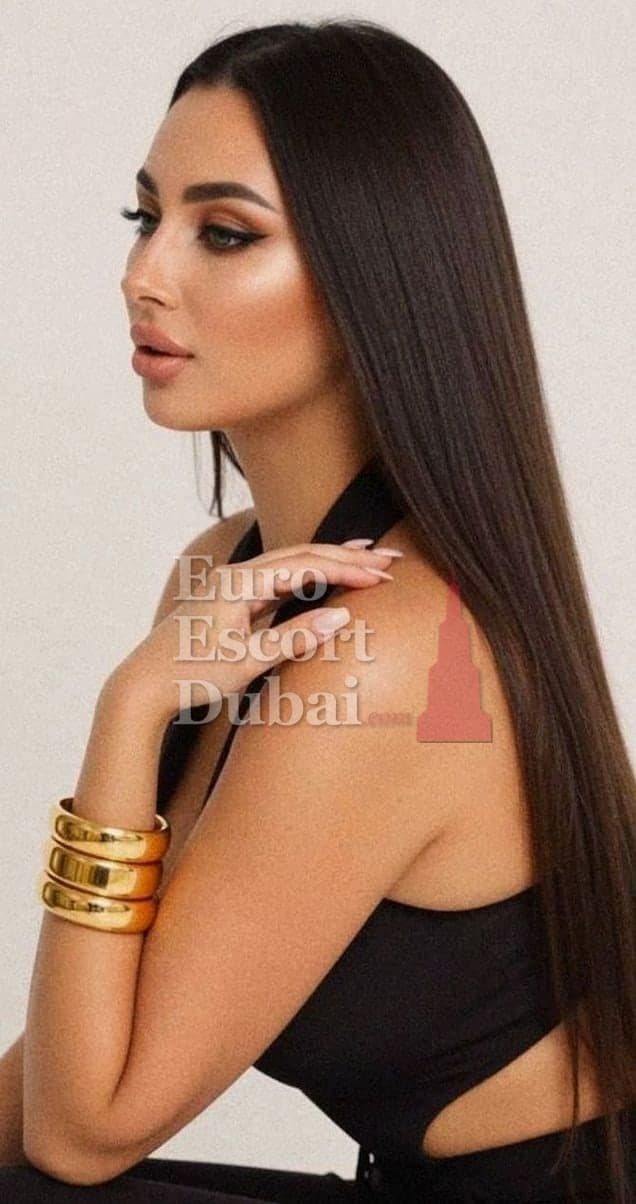 Yesenia, 24, escort in Dubai — black hair, Russian (photo 13 of 13)