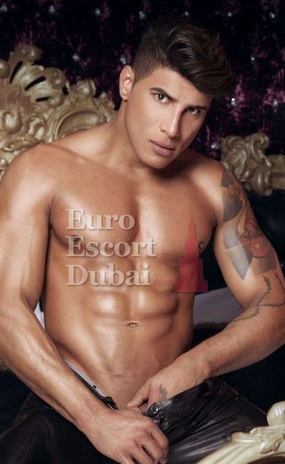 Derek, 28, escort in Abu Dhabi — 178 cm, brown hair (photo 12 of 13)