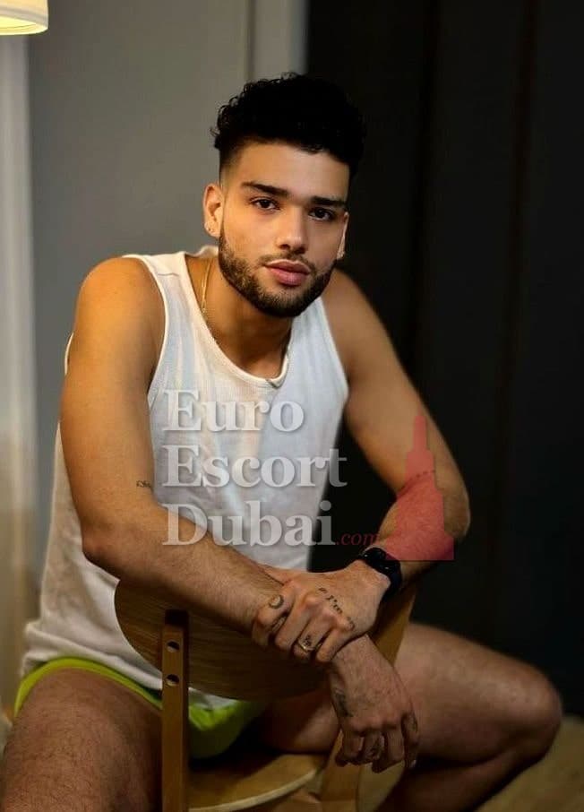 Joao, 28, escort in Abu Dhabi — black hair, 185 cm (photo 7 of 10)
