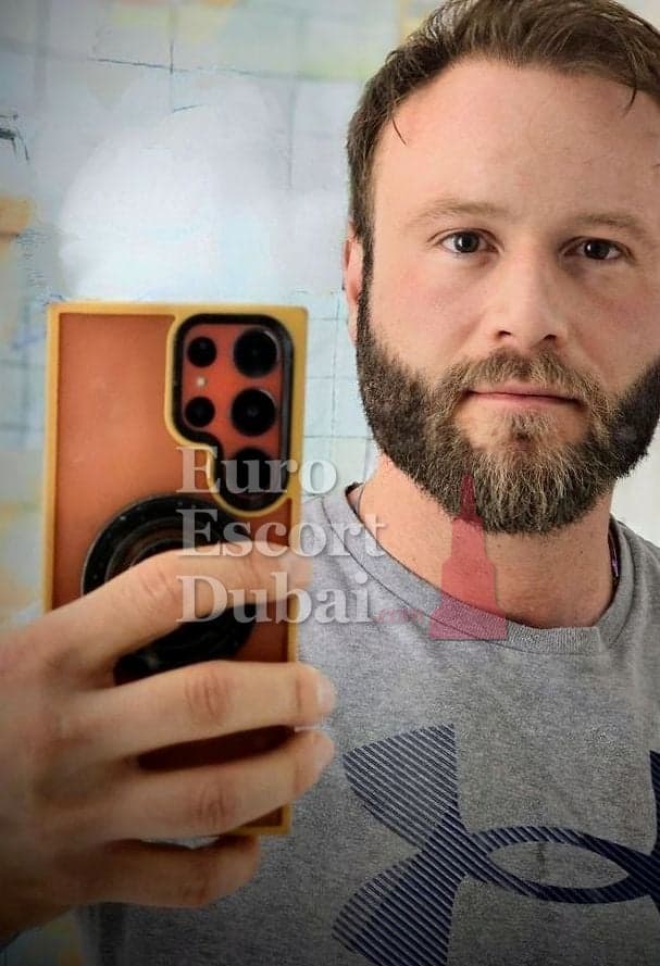 Jake, 28, escort in Dubai — 193 cm, brown hair (photo 2 of 8)
